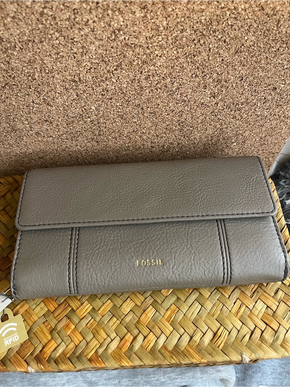 Fossil Neutral Taupe Leather Wallet